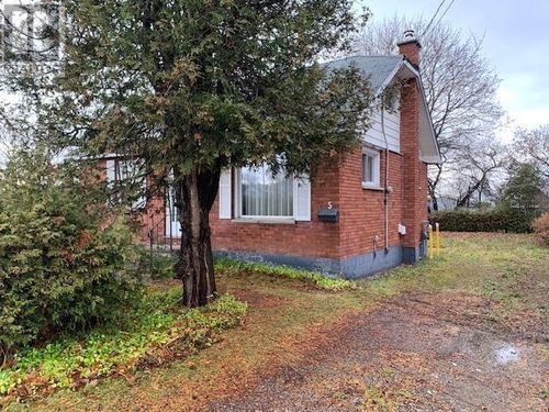 5 Maple St, Sault Ste. Marie, ON, P6B2H6 | Card Image