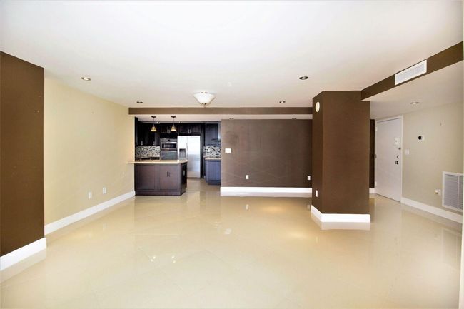 APT-2806 - 1360 S Ocean Blvd, Condo with 2 bedrooms, 2 bathrooms and null parking in Pompano Beach FL | Image 7