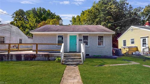 615 Bell St, Hampton, VA, 23661-1403 | Card Image