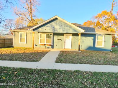 114 E Wilson Street, House other with 3 bedrooms, 2 bathrooms and null parking in Carterville MO | Image 1