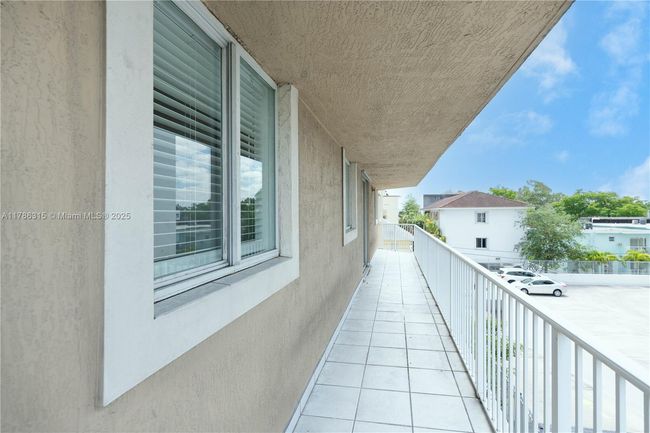 APT-207 - 102 Sw 6 Th Ave, Condo with 3 bedrooms, 2 bathrooms and null parking in Miami FL | Image 13