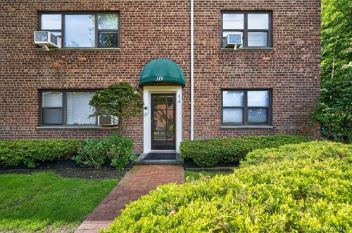 b-319 Main St, Roslyn, NY, 11576-2192 | Card Image
