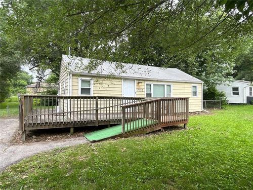 17120 Chula Vista Dr, Belton, MO, 64012-2830 | Card Image