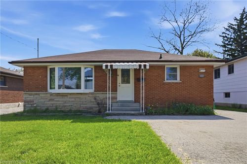 1318 Fisher Avenue, Burlington, ON, L7P2L6 | Card Image