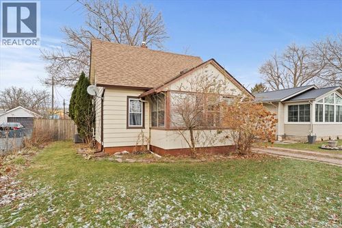 {{alt}} | Card Image