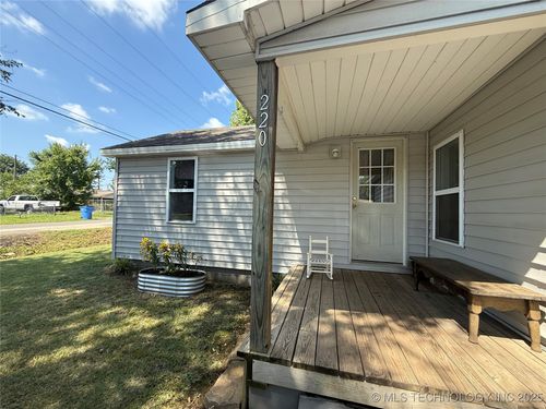 220 E Audd Ave, Checotah, OK, 74426-4010 | Card Image