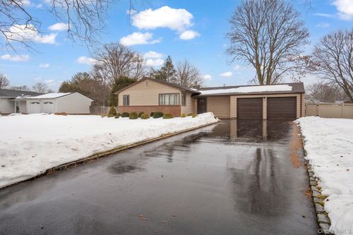 15 Thadford St, East Northport, NY, 11731-4936 | Card Image