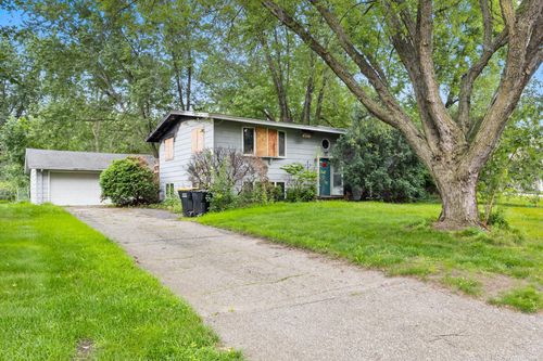 1067 Harrison St S, Shakopee, MN, 55379-2037 | Card Image