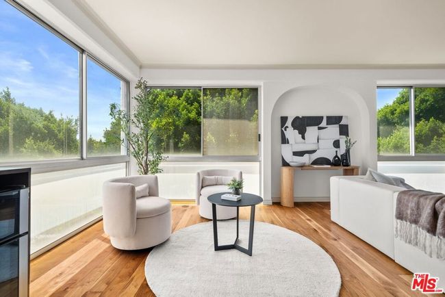 UNIT-406 - 318 N Maple Dr, Condo with 2 bedrooms, 3 bathrooms and 2 parking in Beverly Hills CA | Image 8