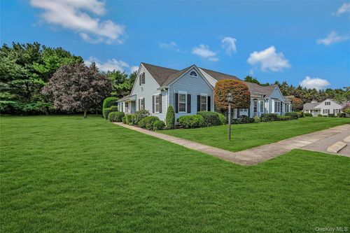 apt-11e-2555 Youngs Ave, Southold, NY, 11971-1630 | Card Image