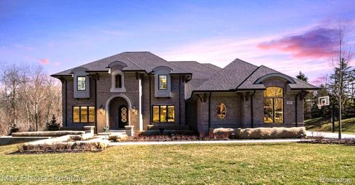 3860 Strathmore Blvd, Oakland, MI, 48363-2825 | Card Image