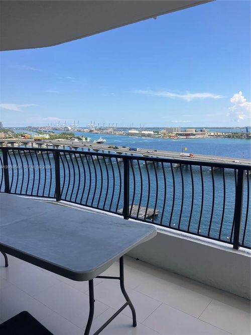 apt-19k-555 Ne 15th St, MIAMI, FL, 33132-1414 | Card Image