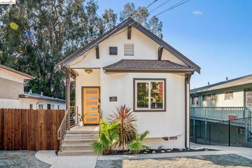 3223 Courtland Ave, Oakland, CA, 94601-4614 | Card Image