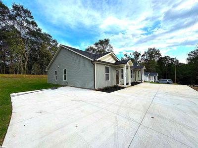 121 Stepheson Street Extension, Home with 6 bedrooms, 4 bathrooms and null parking in Taylors SC | Image 2