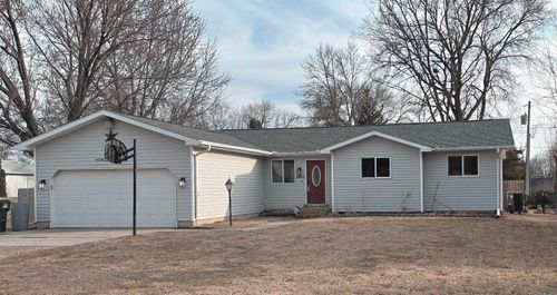 1002 Vine St, Dakota City, NE, 68731-4020 | Card Image