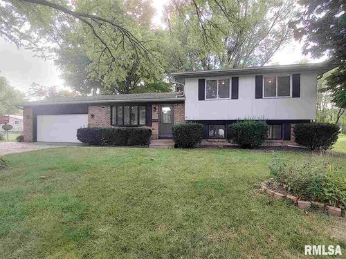 a-2339 4th St, East Moline, IL, 61244 | Card Image