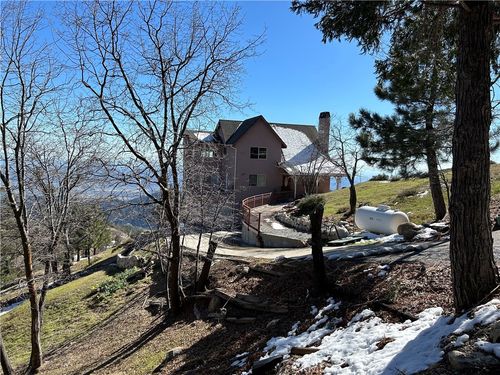 35 Holly Dr, Running Springs, CA, 92382-7415 | Card Image