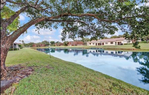 820 Sw 120th Way, Davie, FL, 33325-3885 | Card Image