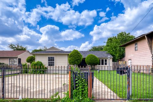1017 Hoke Smith Dr, Dallas, TX, 75224-3328 | Card Image