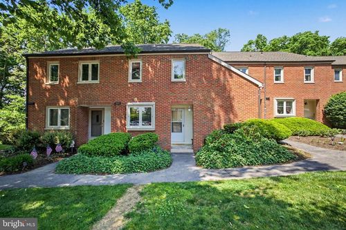 25 Beechtree Ln, Mountville, PA, 17554-1221 | Card Image