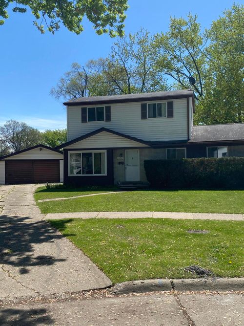 26084 Tawas St, Madison Heights, MI, 48071-3742 | Card Image