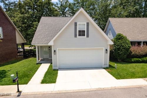 46 Bridgefield Ct, Hattiesburg, MS, 39402-8690 | Card Image