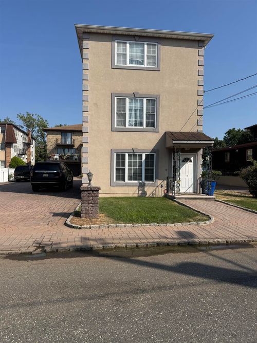 1-1128 Farm Rd, Secaucus, NJ, 07094-4005 | Card Image