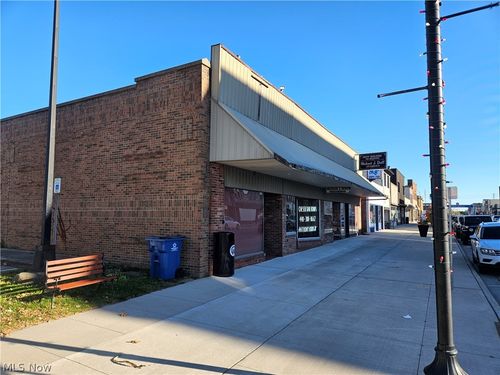 717 Broadway, Lorain, OH, 44052-1805 | Card Image