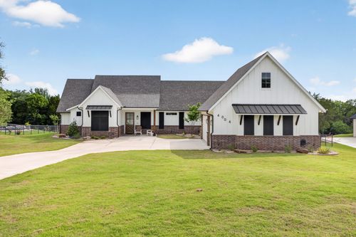 4004 Legend Trl, Granbury, TX, 76049-1421 | Card Image
