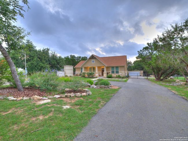 5290 Spring Branch Rd, House other with 3 bedrooms, 2 bathrooms and null parking in Spring Branch TX | Image 6