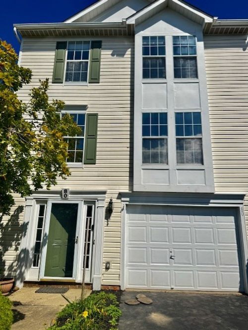 80 Links Dr, New Castle, PA, 16101-6270 | Card Image