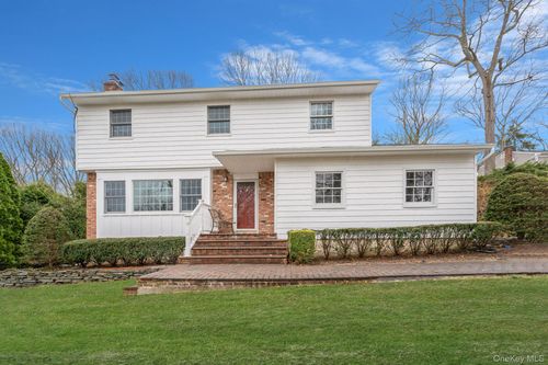 7 Spruce Ct, Huntington, NY, 11743-4102 | Card Image