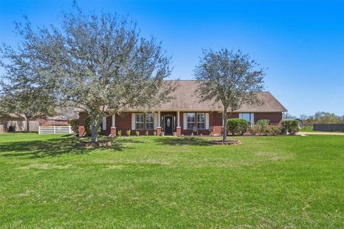 2862 Dees Cir, Sealy, TX, 77474-2238 | Card Image
