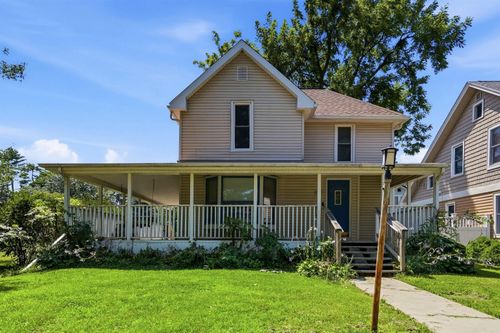 307 Olive St, Cedar Falls, IA, 50613-2205 | Card Image