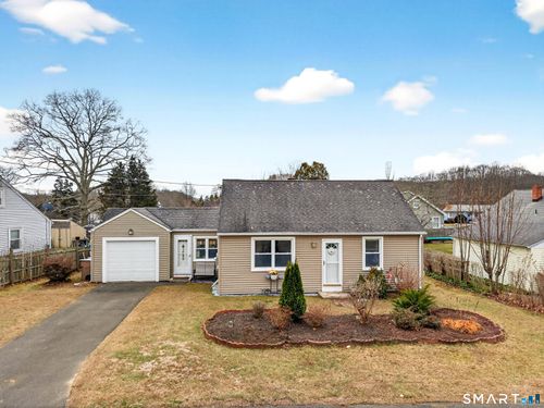 6 Slocum Dr, Niantic, CT, 06357-1703 | Card Image