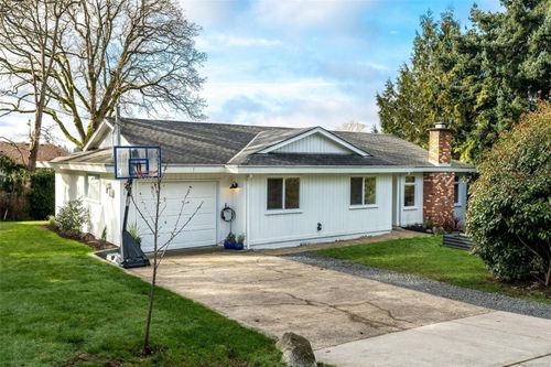 4285 Caen Rd, Victoria, BC, V8X3S5 | Card Image