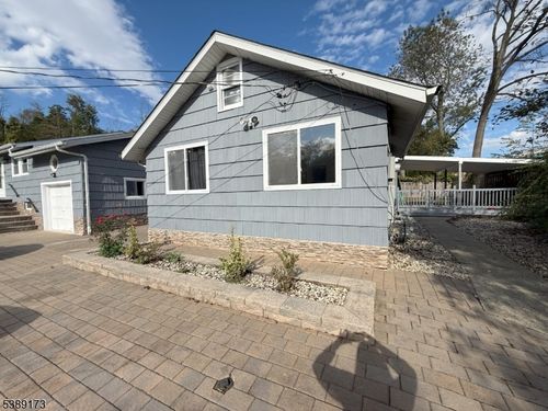 63-62 Wolfe Rd, Budd Lake, NJ, 07828-3633 | Card Image