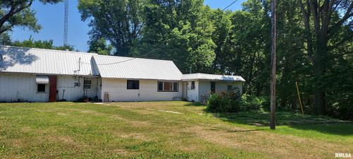 21904 E Us 24 Hwy, Lewistown, IL, 61542-9451 | Card Image