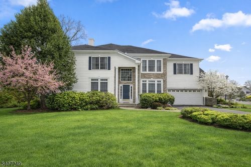 48 Bovensiepen Ct, Roseland, NJ, 07068-1128 | Card Image
