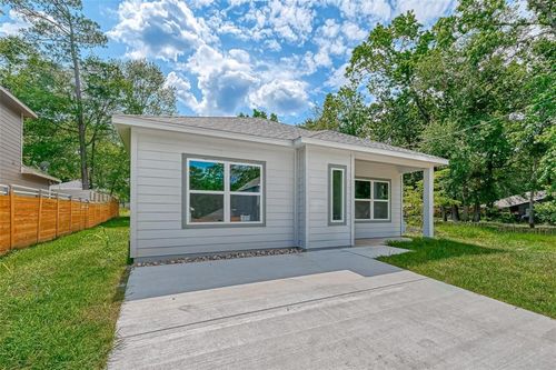 15852 Pecan Dr, Montgomery, TX, 77356-2204 | Card Image