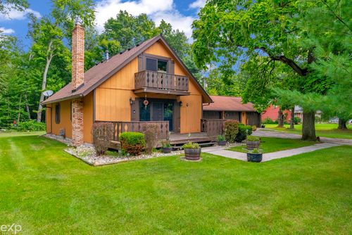 3398 Old Orchard Ln, Lexington, MI, 48450-9520 | Card Image