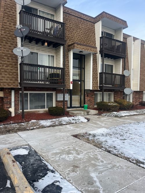 a1-10640 Brooks Ln, Chicago Ridge, IL, 60415-1757 | Card Image