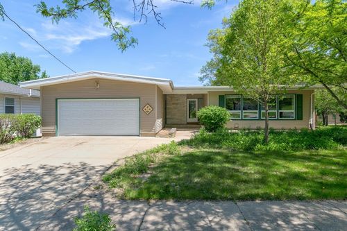 412 Dickens St, Parkersburg, IA, 50665-2013 | Card Image