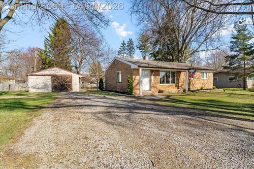 60784 Campground Rd, Washington Twp, MI, 48094-2118 | Card Image