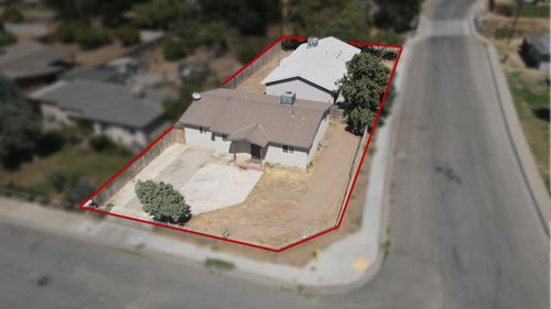 680 E Larry St, Farmersville, CA, 93223-1649 | Card Image
