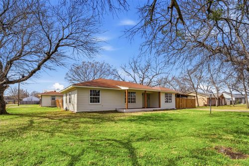 404 S 4th St, Crandall, TX, 75114-2806 | Card Image