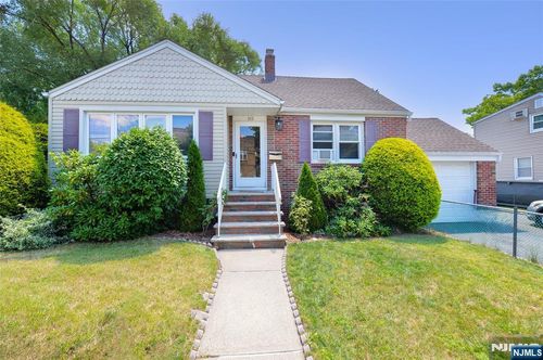 242 Prospect St, Nutley, NJ, 07110-2671 | Card Image