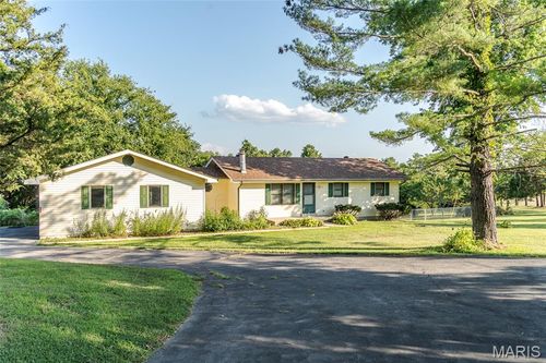 328 Hawk Rd, Saint Clair, MO, 63077-3720 | Card Image