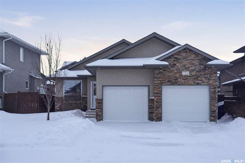 723 Sutter Cres, Saskatoon, SK, S7T0R4 | Card Image