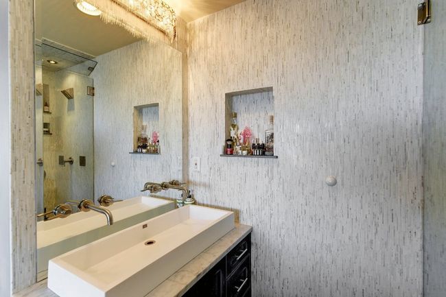 Bathroom with vanity | Image 9
